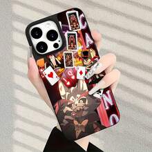 Gatos demoníacos de casino juegan a las cartas en una noche de juego eterna. Esta elegante funda es compatible con los modelos  17, 16, 15, 14 Pro Max, 13, 12, 11, XR y XS Plus. Fabricada en TPU flexible, resistente a golpes y arañazos, ofrece una excelente protección contra caídas y un agarre cómodo. Es un regalo ideal para familiares, amigos y seres queridos, y una opción perfecta para festivales. - Negro - Ver 6