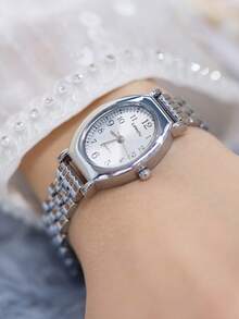 LIANDU LIANDU Đồng hồ nữ mặt oval nhỏ, thiết kế tối giản, sang trọng tinh tế, phong cách cao cấp, đa năng, máy quartz, dây thép không gỉ, phù hợp đeo hàng ngày, làm quà sinh nhật, quà tựu trường, quà Lễ Tạ ơn và quà lãng mạn. - Bạc - Xem 4