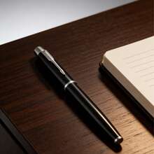 Set de 4 piezas de accesorios de negocios casuales para hombres, diseñado para hombres, incluye billetera, cinturón, portallaves, bolígrafo, práctico para uso diario y laboral, regalo ideal para usted o sus seres queridos en Navidad, cumpleaños, Día de San Valentín, aniversario y otras ocasiones - Negro - Ver 6