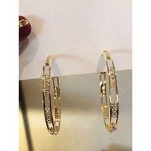 Rundraw Elegant 2-Piece Hollow Geometric Hoop Earrings With Sparkling Cubic Zirconia Accents, Crafted From Lightweight Luxury Copper Gold Tone Alloy, Hypoallergenic Statement Jewelry For Women, Perfect For Evening Parties, Holiday Gatherings, Formal Balls, Date Nights, And Elevating Daily Office Or Casual Outfits With A Touch Of Modern Glamour, An Ideal Gift For Her, Friend, Or Loved One On Special Occasions - 金色 - 查看 3