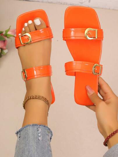 Sandalias deslizantes elegantes y brillantes para mujer, con diseño de doble hebilla dorada, adecuadas para uso en interiores y exteriores