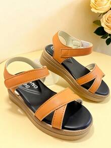 1 đôi sandal cao gót thời trang cho trẻ em, sandal cao gót thanh lịch cho bé gái, thiết kế quai chéo có khóa dán, thích hợp cho đi chơi hàng ngày, dự tiệc cưới, kỳ nghỉ hè. - màu nâu - Xem 2