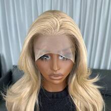 Kanekalon Futura 蜂蜜金棕色 13x4 合成蕾丝前假发，18 英寸中长波浪刘海，无需胶水，Kanekalon 材质，耐用合成假发，中分，150% 密度，即戴即用，适合日常、派对、假日，新手友好，透明蕾丝假发 - 駝色 - 查看 7