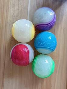 2,5 pouces Balle de chien grinçante lumineuse - Motif géométrique, caoutchouc naturel, convient à toutes les races, jouet interactif d'entraînement sans piles, compatible avec le lanceur, convient aux petits et grands chiens, style aléatoire