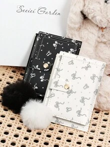 这款卡包饰有精致的绒球，黑色蝴蝶结爱心图案搭扣，时尚轻薄便携，可装现金、身份证、信用卡、零钱，是生日、周年纪念日、圣诞节、情人节等节日送给爱人、女士、女孩、青少年、大学生、学生、书包、学习用品包等的理想之选，也适合学校宿舍和返校季使用。 - 黑色 - 查看 3