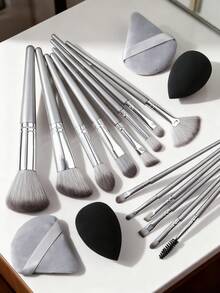 Bộ cọ trang điểm 18 món, bao gồm cọ phấn phủ, cọ má hồng, cọ nền, cọ phấn mắt, cọ tán màu, cọ tạo khối, dụng cụ trang điểm lông mềm, 2 bông mút trang điểm và 2 miếng mút tán phấn, cọ trang điểm chuyên nghiệp, đồ dùng cần thiết khi đi du lịch, chất liệu nhung, quà tặng, bộ cọ trang điểm hoàn chỉnh. - Nhiều màu - Xem 10