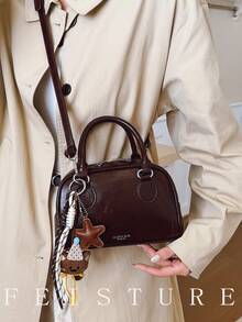 1个纯色PU皮革保龄球包，女士单肩斜挎包，带吊坠，适合女孩、女士、大学生、年轻职业人士，非常适合工作、商务、通勤、上学等场合。 - 咖啡 - 查看 4