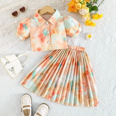 两件套女童扎染印花套装，泡泡袖短款上衣+百褶迷你裙，甜美清新夏季童装