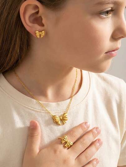 3件套优雅不锈钢金色链条蝴蝶装饰项链、耳环和戒指套装，适合女孩日常佩戴，可作为生日礼物或珠宝配饰。