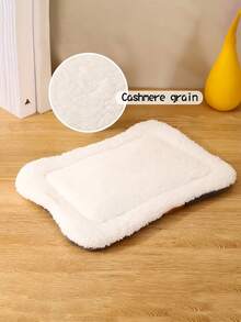 1pc Rabbit Carrot Mat, Hamster Pet Cute Cartoon Graphic Pads Rabbit Cage Stakes Pad Thickened Foot Liner For Hamster Mouse Knight Rat Big Hamster Small Pet Animal Supplies, Rabbit Supplies, Guinea Pig Stuff, Guinea Pig, Bunny Stuff, Hamster Dtuff, Bunny Bed, Dog Dtuff, Valentine's Day - Multicolor - View 9