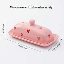 1个浪漫心形图案陶瓷黄油碟，带盖，优雅瓷质黄油盒，带凸起防滑条，装饰性黄油保鲜盒，适用于台面和冰箱，是情人节、周年纪念日、婚礼晚宴餐桌装饰和礼品的完美之选。