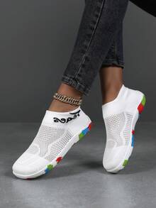 Women's Casual Sneakers, 2026 Summer New Flat Soft Comfortable Knitted Mesh Breathable Low-Top Round Toe Slip-On Shoes, Random Colorful Graffiti Sole Design, Comfortable Wide Toe Box, Suitable For Middle-Aged And Elderly, Mothers, Nannies - White - View 2