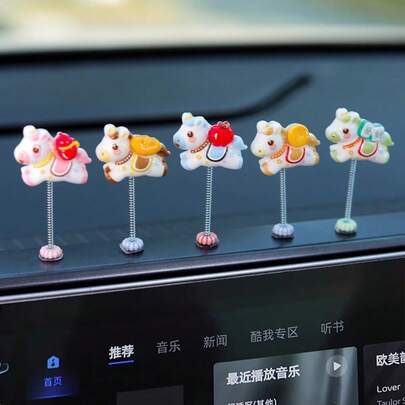 5件套2026马年生肖汽车仪表盘装饰摆件 - 迷你招财马摆件，金属质感设计，汽车内饰配件，新年汽车礼物，象征财富和好运 - 节日礼物，情人节礼物，创意惊喜，完美礼物