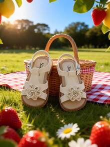 2026 New 1 Pair Girls Sandals, Beige 3D Floral Decor Criss-Cross Strap Faux Leather Non-Slip Open Toe Thick Sole Sandals, Sweet Princess Style, Suitable For Summer Daily And School Wear - Màu be - Xem 3