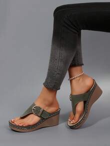 新款女士坡跟厚底人字拖，搭扣设计，轻便材质，厚底人字拖凉鞋，适合夏季休闲、海滩、日常穿着 - 軍綠色 - 查看 5