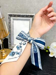 蝴蝶花瓣丝巾、发夹、小丝带，也可作围巾或包装装饰使用。休闲可爱。有蓝色、绿色和粉色可选。适合搭配各种服饰，也是节日、生日、圣诞节和新年送礼佳品。 - 淺藍色 - 查看 3