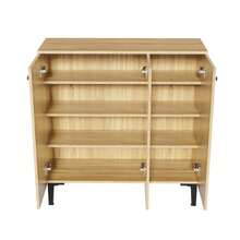 Sapateira moderna de 90 x 32 x 94 cm com acabamento amadeirado, três portas, espaço de armazenamento e prateleira – móvel leve para hall de entrada com estrutura preta, design vertical e detalhes em cinza. - Cor natural - Ver 10