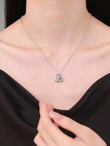 1件奢华925纯银1克拉6.5毫米莫桑石心形吊坠项链，适合女性日常佩戴、派对、度假、生日、婚礼新娘珠宝礼物