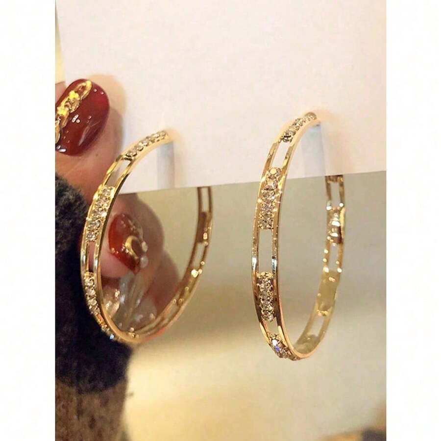 Rundraw Elegant 2-Piece Hollow Geometric Hoop Earrings With Sparkling Cubic Zirconia Accents, Crafted From Lightweight Luxury Copper Gold Tone Alloy, Hypoallergenic Statement Jewelry For Women, Perfect For Evening Parties, Holiday Gatherings, Formal Balls, Date Nights, And Elevating Daily Office Or Casual Outfits With A Touch Of Modern Glamour, An Ideal Gift For Her, Friend, Or Loved One On Special Occasions - 金色 - 查看 1