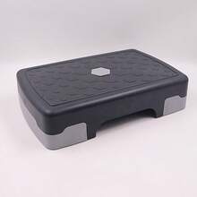 家用节奏瑜伽踏步机，符合人体工学的瑜伽踏步机 - 健身踏步平台，适合有氧运动和锻炼，防滑表面，适合家庭健身、团体健身、健身房训练和瑜伽有氧运动，结构坚固耐用，家用健身器材，运动器材，高强度锻炼工具，现代设计