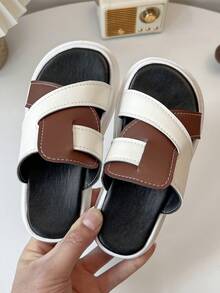 Un par de sandalias deportivas para niñas con suelas suaves y diseño casual - una combinación de colores de patchwork, adecuadas para el juego y el uso diario - Blanco - Ver 6