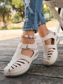 女士坡跟凉鞋，厚底，性感镂空，新款中跟包头凉鞋，适合妈妈们穿着