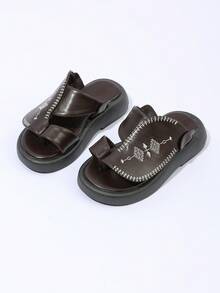 波西米亚风刺绣真皮拖鞋 | 心形箭头图案厚底人字拖 - 棕色 - 查看 8