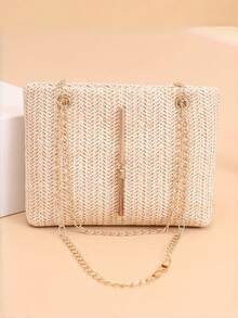 1个天然藤编单肩包，采用小麦秸秆材质，透气性好，女士斜挎包，饰有金色流苏，配有可调节肩带。开放式设计，内部可放置折叠伞、手机、蓝牙耳机、纸巾等物品，适合摄影、通勤、旅行、购物等场合。 - 彩色 - 查看 8