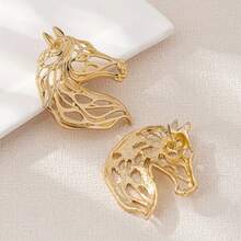 A Pair Of Fashionable And Niche European And American Design Horse Hollowed-Out Personalized Women's Earrings - Vàng - Xem 2