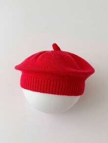 هذا البيريه الإنجليزي المدمج بأسلوب الشارع الرجعي، ذو طراز فني مُحبوك، مناسب لفصلي الخريف والشتاء. إنه متعدد الاستخدامات ودافئ، مما يجعله خيارًا مثاليًا للمناسبات غير الرسمية. - الأحمر - مشاهدة 4