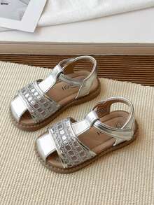 1 Pair Kids Sandals, Girls Fashion Casual Beach Shoes, Soft Bottom Non-Slip Toddler Shoes, Quick Dry, Stylish PU Leather Lining, Rubber Outsole, Suitable For Beach And Outdoor Activities, Adjustable Hook And Loop Closure, Closed Toe Design - Silver - View 3