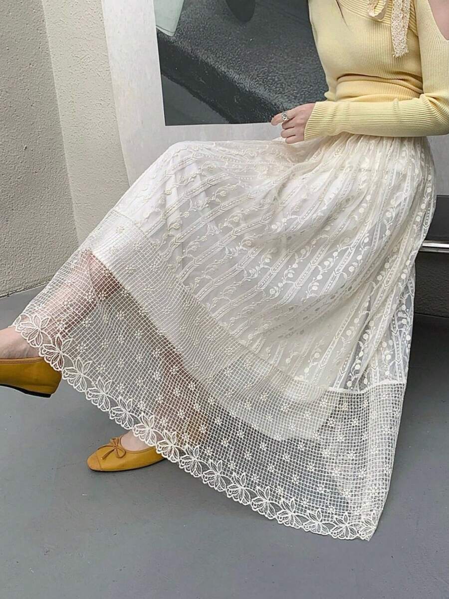 重工刺绣蕾丝镂空网纱A字裙，高腰花卉钩编网纱喇叭裙，2026春季女装
