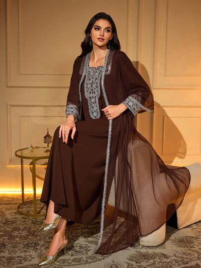 Women's Elegant Arabic Style Dress, Square Neckline, Regular Sleeve, Decorated With Delicate Applique, Brown Non-Stretch Fabric Spring