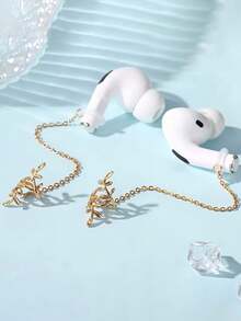 Set Of Two Hollow Leaf-Shaped Clips Designed For Earphones, Preventing Loss With A Stylish And Adaptable Unisex Design That Also Helps Prevent Drops,Wireless Wireless Earbuds With Secure Headphone Chains.Wireless Earphone Anti-Loss Clips, Earphone Protection Chains