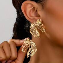 A Pair Of Fashionable And Niche European And American Design Horse Hollowed-Out Personalized Women's Earrings - Vàng - Xem 3