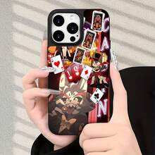 Gatos demoníacos de casino juegan a las cartas en una noche de juego eterna. Esta elegante funda es compatible con los modelos  17, 16, 15, 14 Pro Max, 13, 12, 11, XR y XS Plus. Fabricada en TPU flexible, resistente a golpes y arañazos, ofrece una excelente protección contra caídas y un agarre cómodo. Es un regalo ideal para familiares, amigos y seres queridos, y una opción perfecta para festivales. - Negro - Ver 3