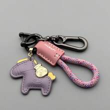 1pc Handmade Leather Car Key Chain, Decorated With Horse And Money Bag Pattern, Symbolizing "Instant Wealth". Can Be Used As DIY Accessories, Bag Charms, Travel Bag Decorations, Shoulder Bag Accessories, Multipurpose Bag Pendants, Car Decorations, Gifts For Valentine's Day, Mother's Day, Father's Day, Back To School, And Graduation