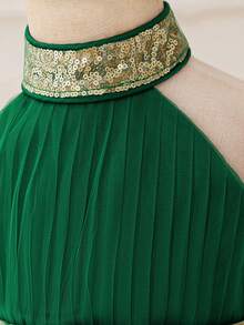 1 chiếc đầm lưới đính sequin hở lưng, có nơ trang trí, dễ thương cho bé gái, thích hợp dự tiệc sinh nhật lần thứ nhất, làm phù dâu, dự đám cưới, không kèm băng đô. - Màu xanh lá cây đậm - Xem 8
