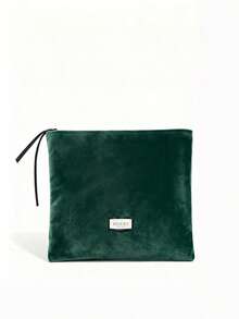 Gucci Emerald Velvet Cosmetic Bag, Distinctive Design, Lightweight Luxurious Clutch