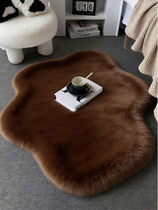 1pc Coffee-Colored Plush Cloud-Shaped Rug, Asymmetrical Bedside Carpet With 1-5cm Trimming Tolerance, Bedroom Foot Rug, Living Room Small Coffee Table Rug, Nordic Ins Style Decor, Small Rug, Carpet, Home Decor, Living Room Rug, Living Room Small Rug, Bedroom Rug, Living Room Home Decor, Outdoor Rug, Washable Rug