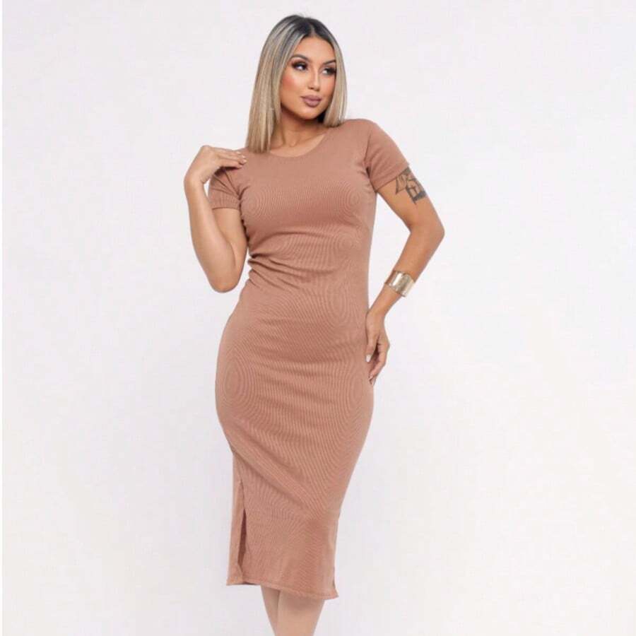 Vestido Feminino Canelado Midi Fenda lateral Casual e Elegante Manga Curta