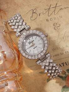 2pcs Set Elegant Crystal Watch & Heart-Shaped Diamond Bracelet, Fashionable, Minimalist, Luxury Women's Quartz Watch, Suitable For Festivals, Parties, Weddings, Gatherings And Daily Wear, Best Gift For Women - Silver - View 3