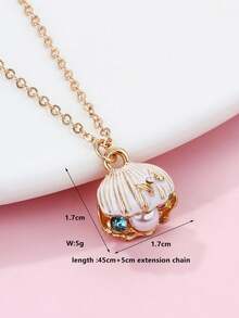 1件可爱贝壳形锌合金项链，饰以仿珍珠和水钻，适合度假和旅行季节佩戴