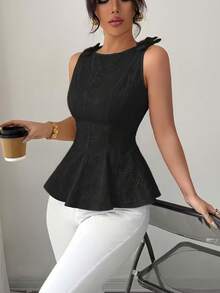 女士修身纯色荷叶边打结吊带背心，新款花卉纹理印花，蝴蝶结肩带，收腰荷叶边设计，优雅百搭的假日休闲黑色夏季款 - 黑色 - 查看 4