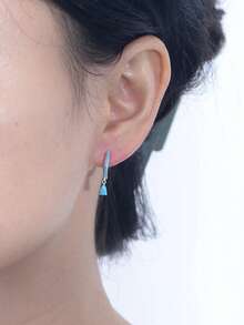 一对简约红锆石水滴耳环