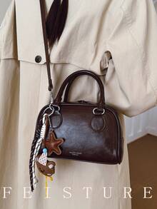 1个纯色PU皮革保龄球包，女士单肩斜挎包，带吊坠，适合女孩、女士、大学生、年轻职业人士，非常适合工作、商务、通勤、上学等场合。 - 咖啡 - 查看 7