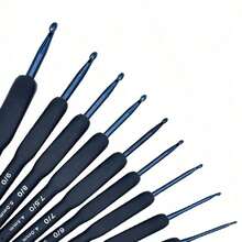 9pcs Red/Black Crochet Hooks With Silicone Handles, Aluminum Soft Crochet Needle Set, DIY Knitting Tools Suitable For Beginners - Multicolor - View 10