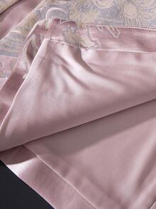 This Peacock-Themed, New Chinese-Style Stand-Up Collar Cardigan Vest Is Perfect For Spring And Summer. The Sleeveless, Pink Tang-Style Vest Is Elegant And Casual, And Can Be Layered Over A Shirt. It Features Side Slits And Is Suitable For Casual, Everyday, And Vacation Wear. - 粉紅色 - 查看 10