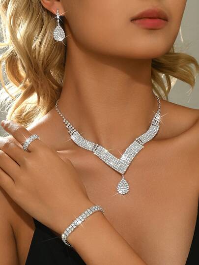 4pcs/5pcs/Set Includes (1 Necklace + 1 Pair Of Earrings + 1 Bracelet + 1 Ring). The French Romantic Fringed Earrings And Bracelet Make Up A Fashionable Jewelry Set Suitable For Daily Wear, Weddings, Parties, And Other Occasions.