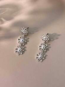 1 Pair Fashionable Gold, Pink, Silver, Antique Silver Hollow Hoop Earrings - Flower - View 8